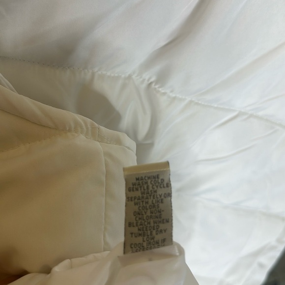 RuffHewn Puffer Vest White Womens Size 1X Side Zipper Closure With Hidden Snaps - Picture 11 of 15